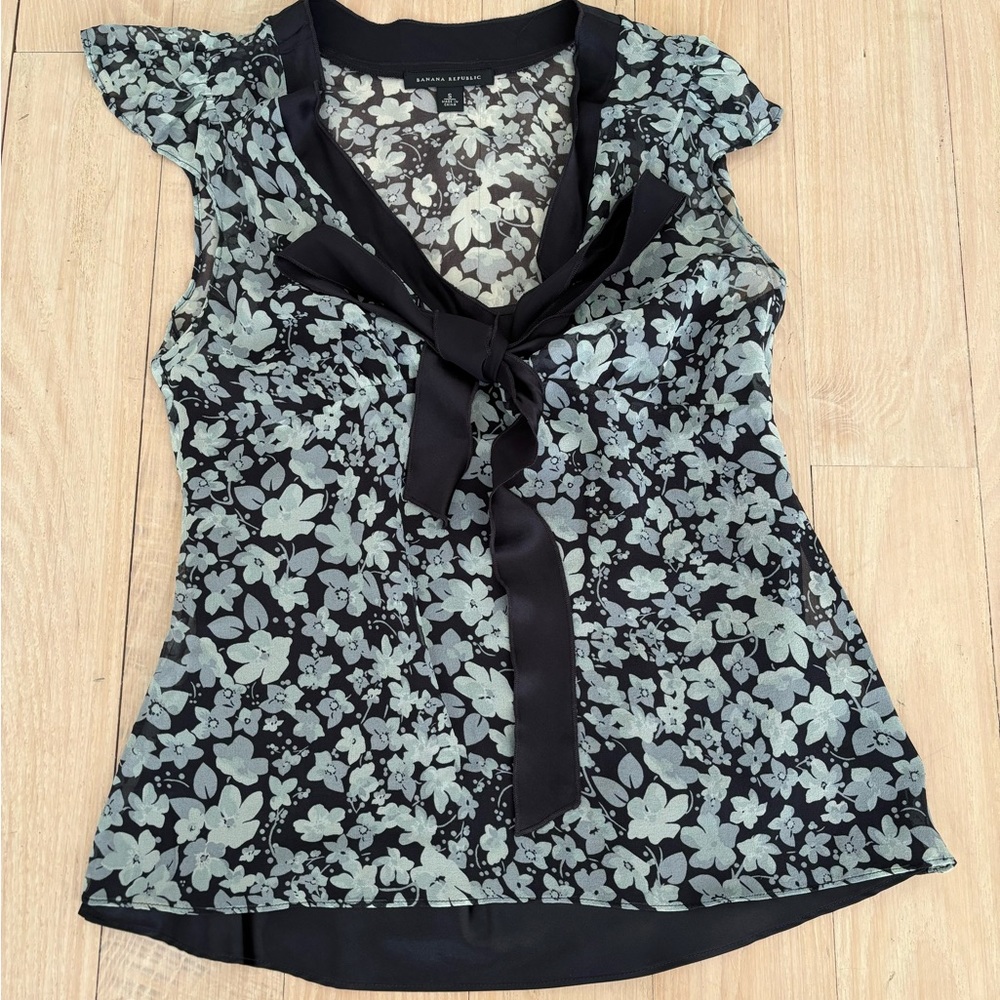 Banana Republic Silk Top Size S